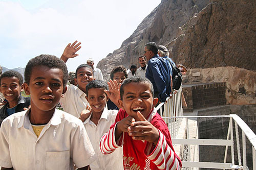 07 Schoolboys at Aden Aqueduct, Yemen